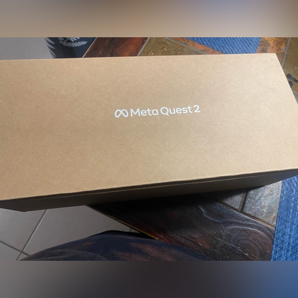 Meta Quest 2 - Picture 2 of 4